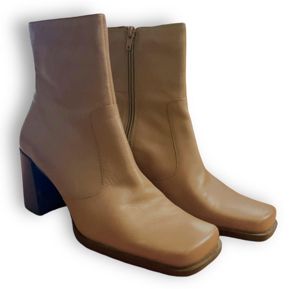 SOLD Tan Leather Square Toe Chunky Heel Ankle Boots 1990s 2000s Vintage Westies